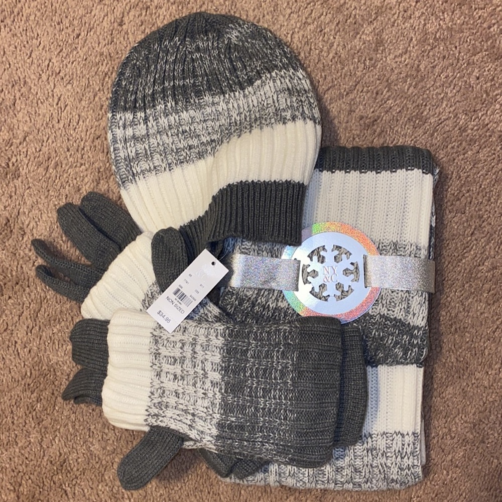 New York & Company Accessories | New York & Company Glove, Scarf and Hat Set